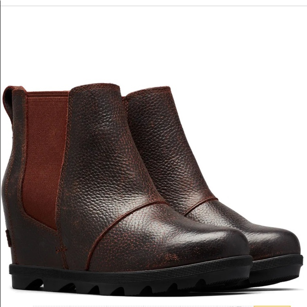 Like New Condition Sorel Chelsia Booties